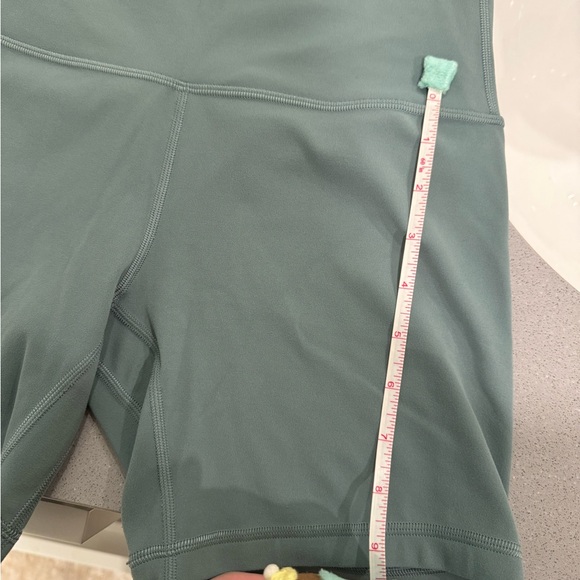 Lululemon Align Shorts size 6 - Picture 4 of 4